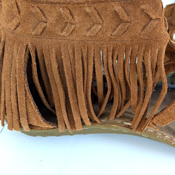 MINNETONKA Fringe Thong Sandals - Picture 4 of 6